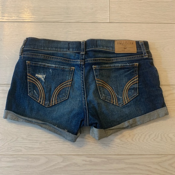 Hollister low rise Jean shorts - Picture 3 of 5